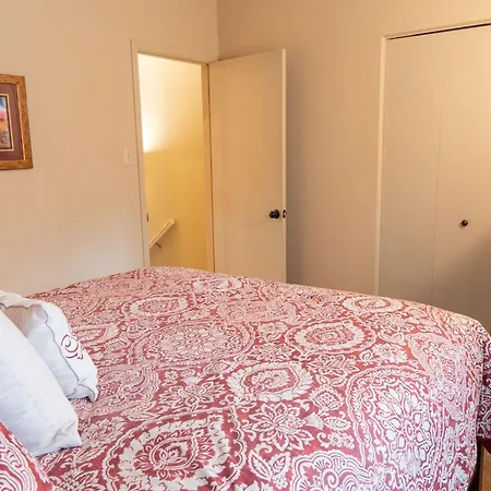 Grisham'S View Condo: Central Condo With A Golf Course View!